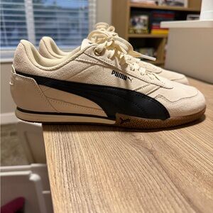 Puma Women’s Cream and Black Sneakers - W 8.5